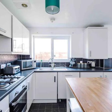 Spacious 5 Bedroom Home Hosted By Mcr Dens Manchester Ngoại thất bức ảnh