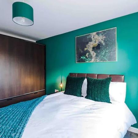 Spacious 5 Bedroom Home Hosted By Mcr Dens Manchester Ngoại thất bức ảnh