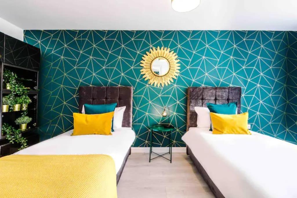 Spacious 5 Bedroom Home Hosted By Mcr Dens Manchester Ngoại thất bức ảnh